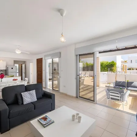 Sapphire Seaside Villa Protaras