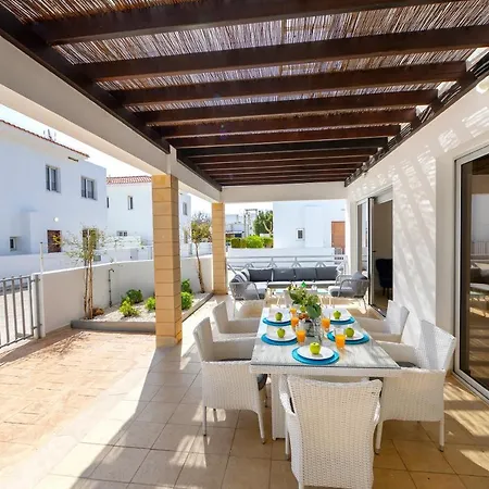 Sapphire Seaside Villa *