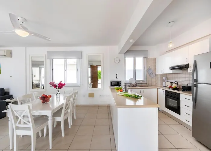 Sapphire Seaside Villa *