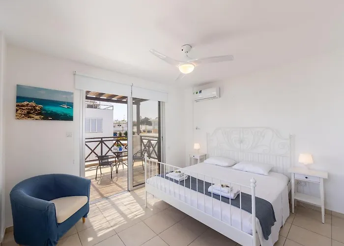 Sapphire Seaside Villa Protaras