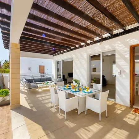 Sapphire Seaside Вилла Протарас