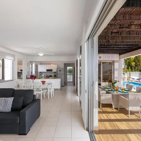 Вилла Sapphire Seaside *