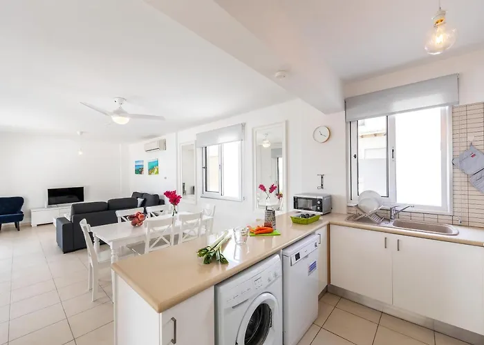 Sapphire Seaside Villa *