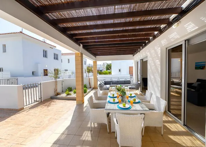 Sapphire Seaside Villa *