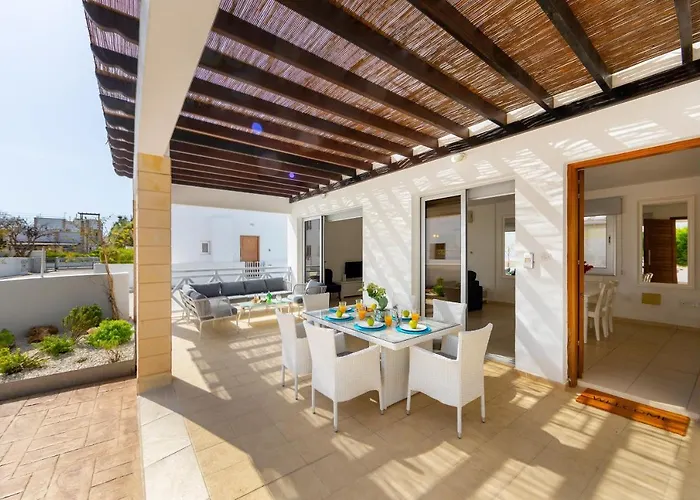 Sapphire Seaside Villa Protaras